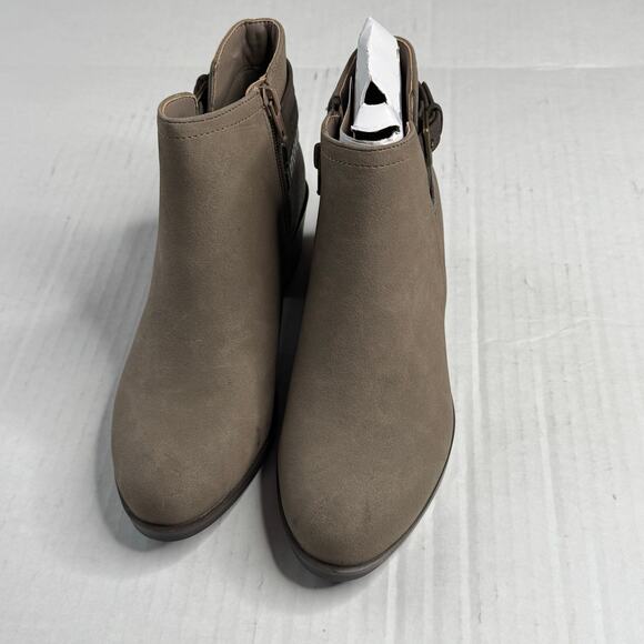 Market and Spruce Sylvie Strappy Ankle Boot in Olive Green NEW Size 6 - Picture 2 of 9